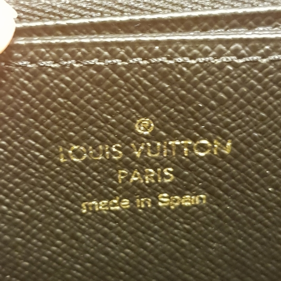 NIB Louis Vuitton Giant Zippy - Picture 2 of 6
